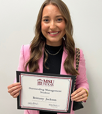 Headshot of Brittany Jackson, the Outstanding Management Student of 2023.