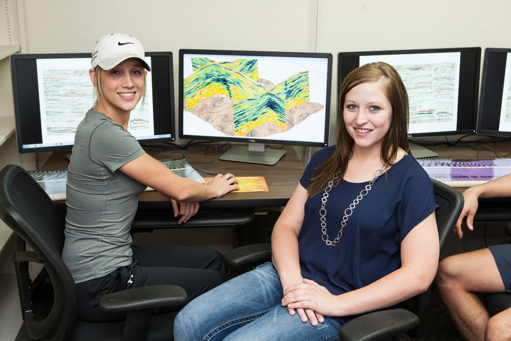 Students use top-tier software to image petroleum reservoirs