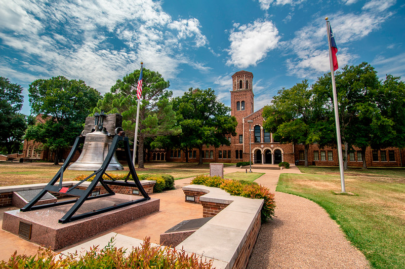 Hardin Administration Building