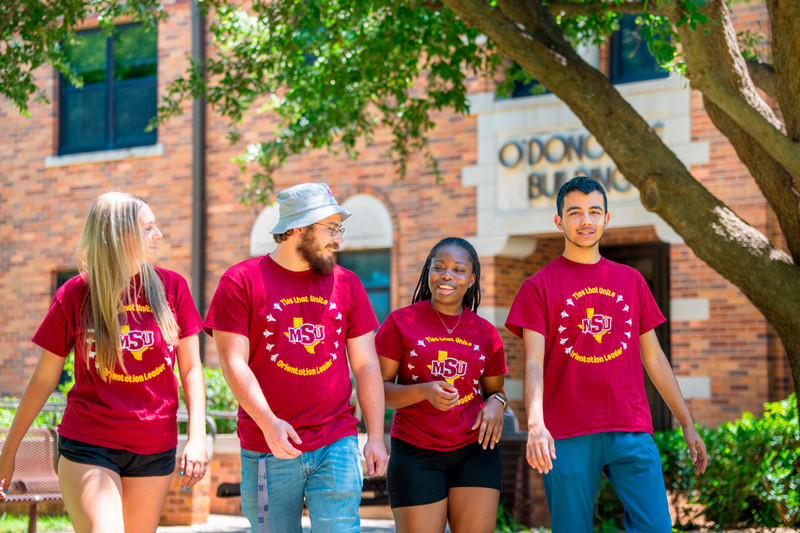 MSU students walking on campus